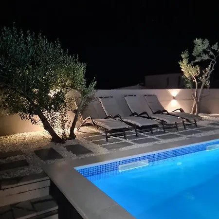 M&m Villa Sevid