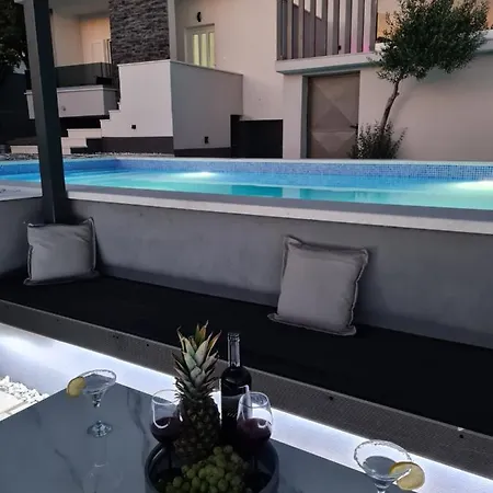 M&m Villa Sevid