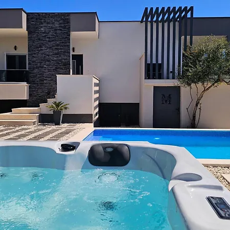 M&m Villa *