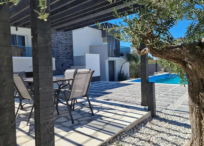 M&m Villa Sevid