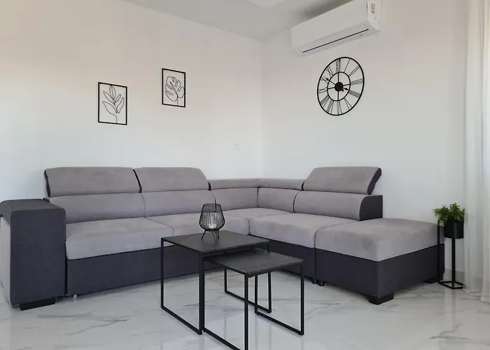 M&m Villa Sevid