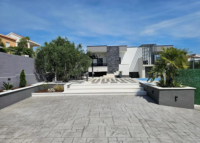 M&m Villa