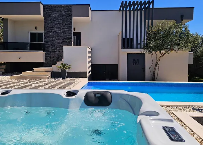 M&m Villa *