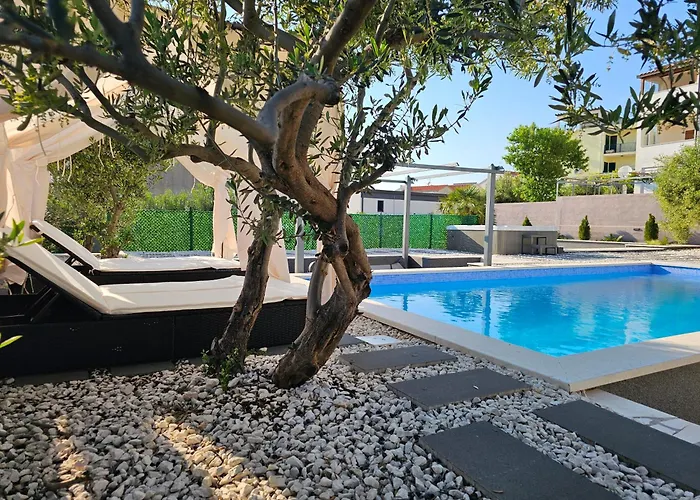 M&m Villa Sevid