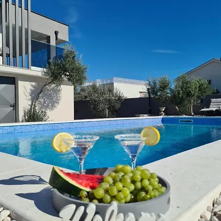 M&m Villa